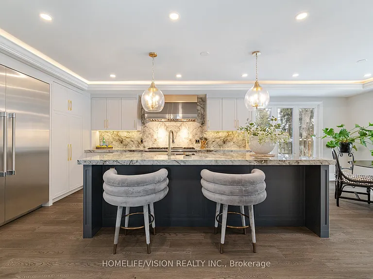 1298 Bunsden Ave — Photo 12