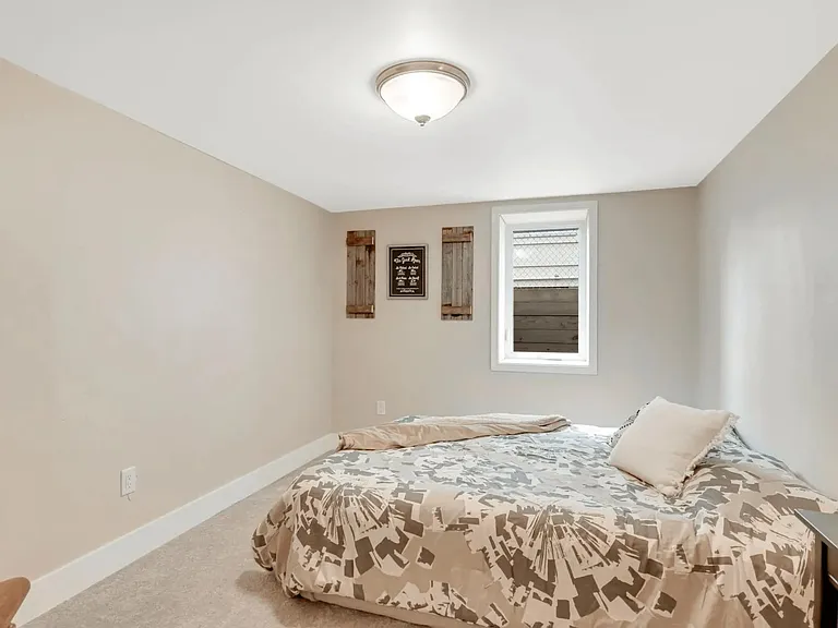 3304 Webster Ave S — Photo 16