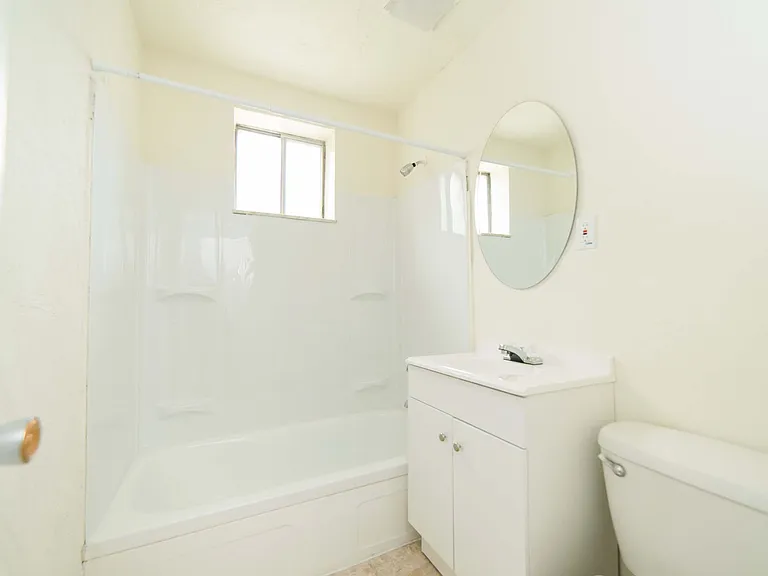 Colonial Commons — Photo 9