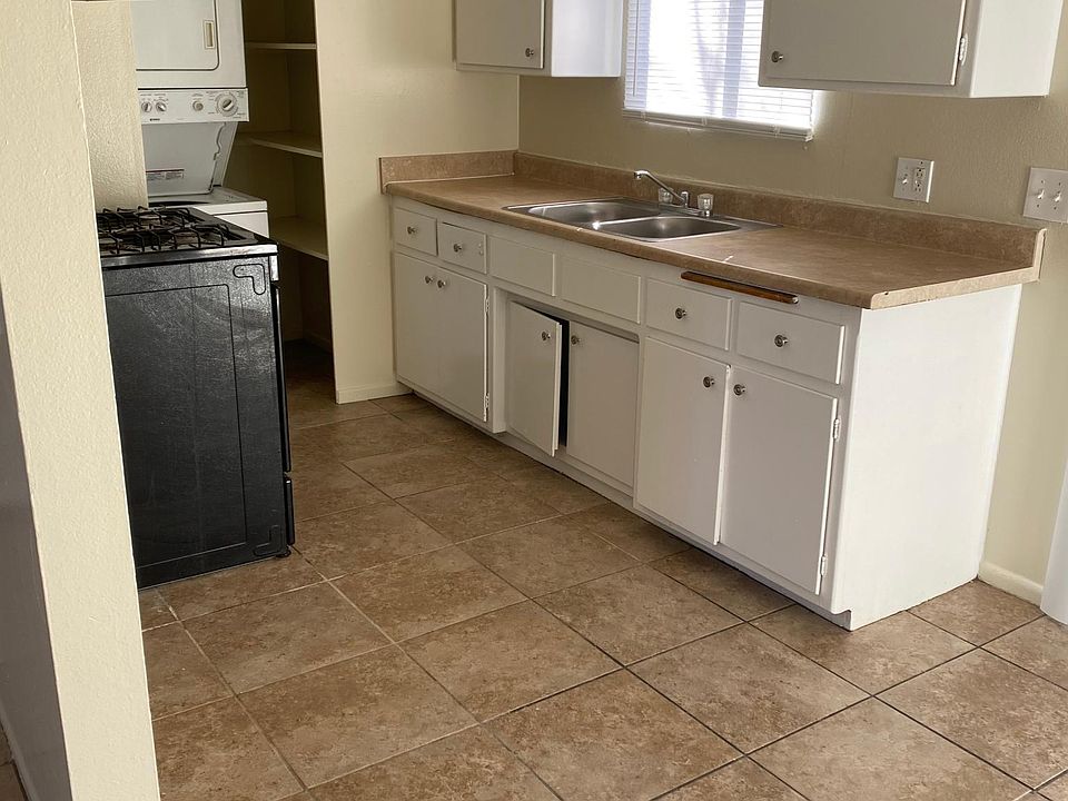 1st image of 256 N Mayflower St #5