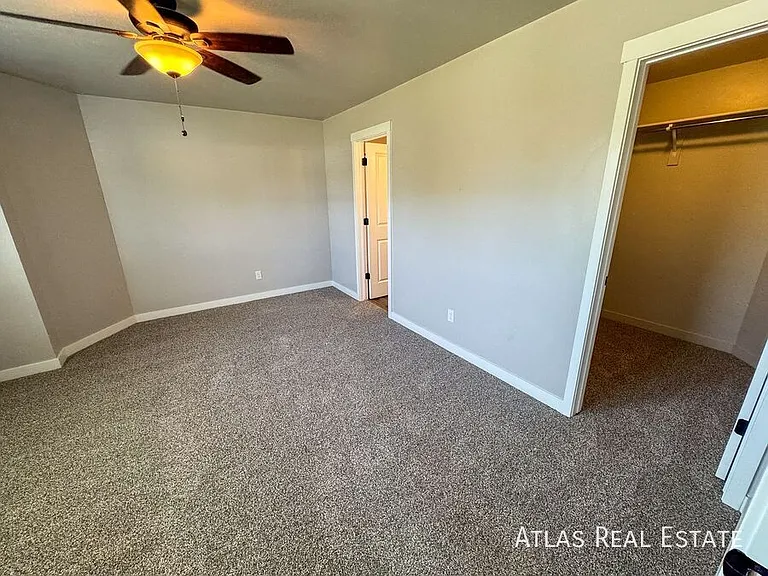 2530 N Knights Ln — Photo 16