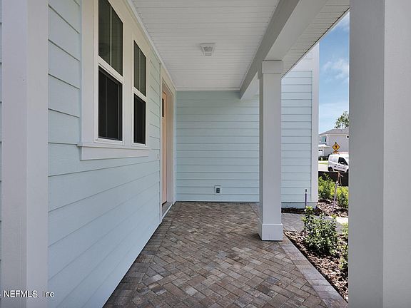 5th image of 313 SIENNA PALM Drive