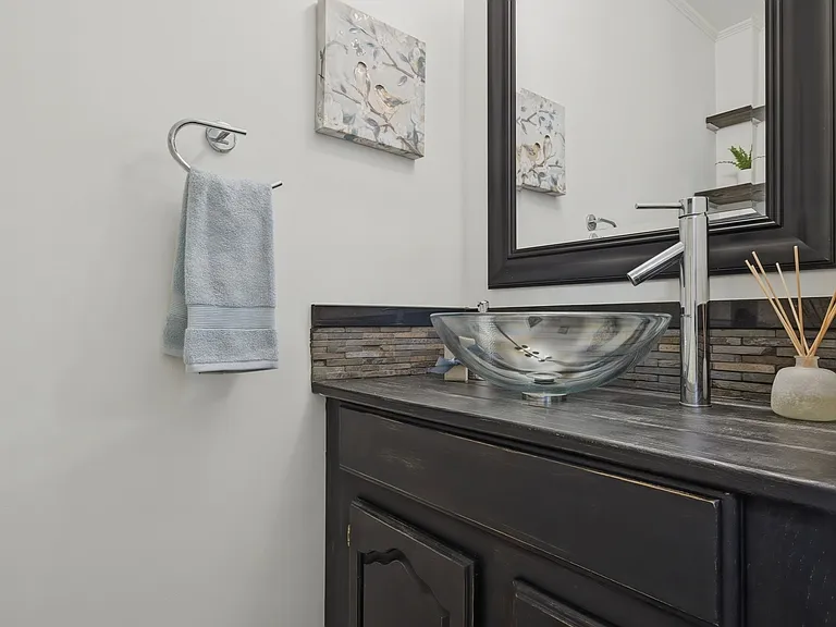 724 Yorkshire Dr — Photo 39