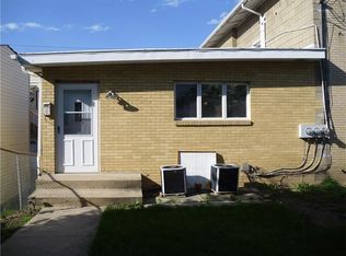 303 Longfellow St #A, Vandergrift, PA 15690