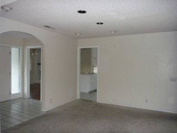 4th image of 7465 Wren Ave