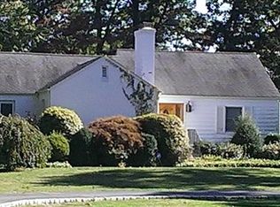 1050 Merritts Rd, Farmingdale, NY 11735