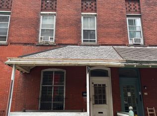 212 S 43rd St #1, Philadelphia, PA 19104