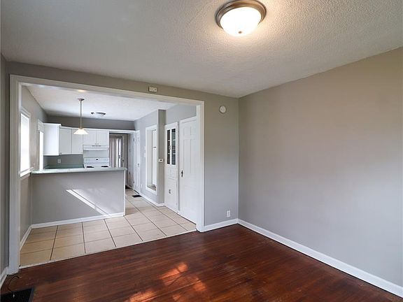 4th image of 4644 Caroline Ave