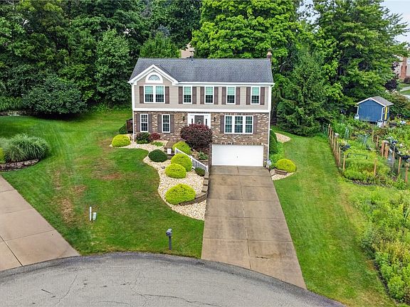 2nd image of 118 Diamondwood Ct