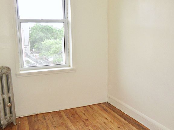 4th image of 534 Ralph Ave Floor 3