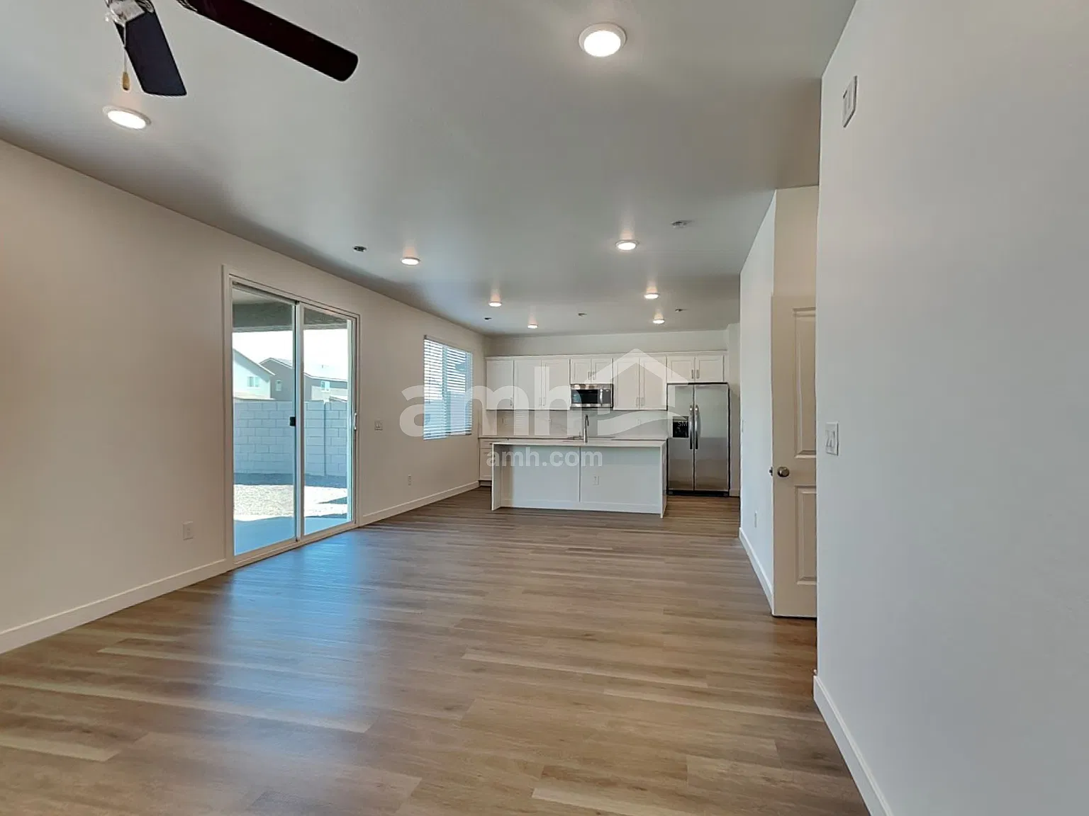 4 bed, 2.5 bath, 2097 sqft, $2,345 — Photo 4