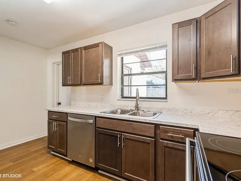 2522 NW 4th Ter #2522 — Photo 7