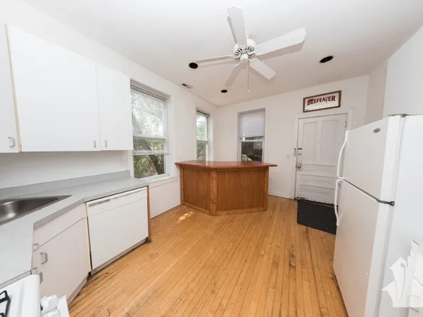 2318 N Southport Ave, Chicago, IL