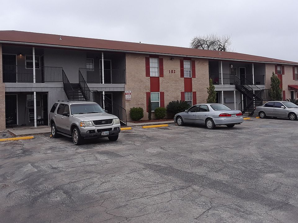 2nd image of 102 River Rd APT J