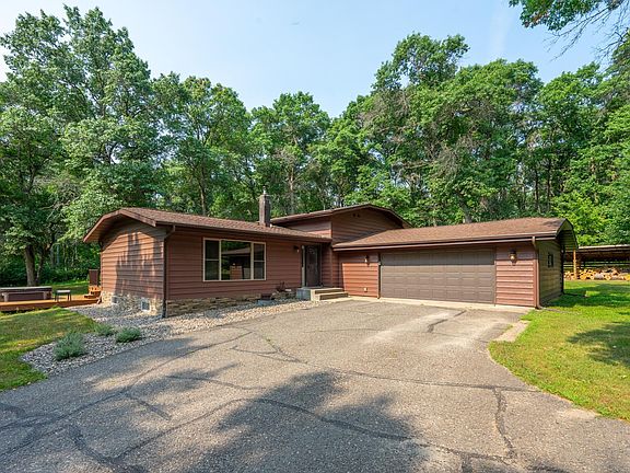4th image of 9581 Arielle Dr