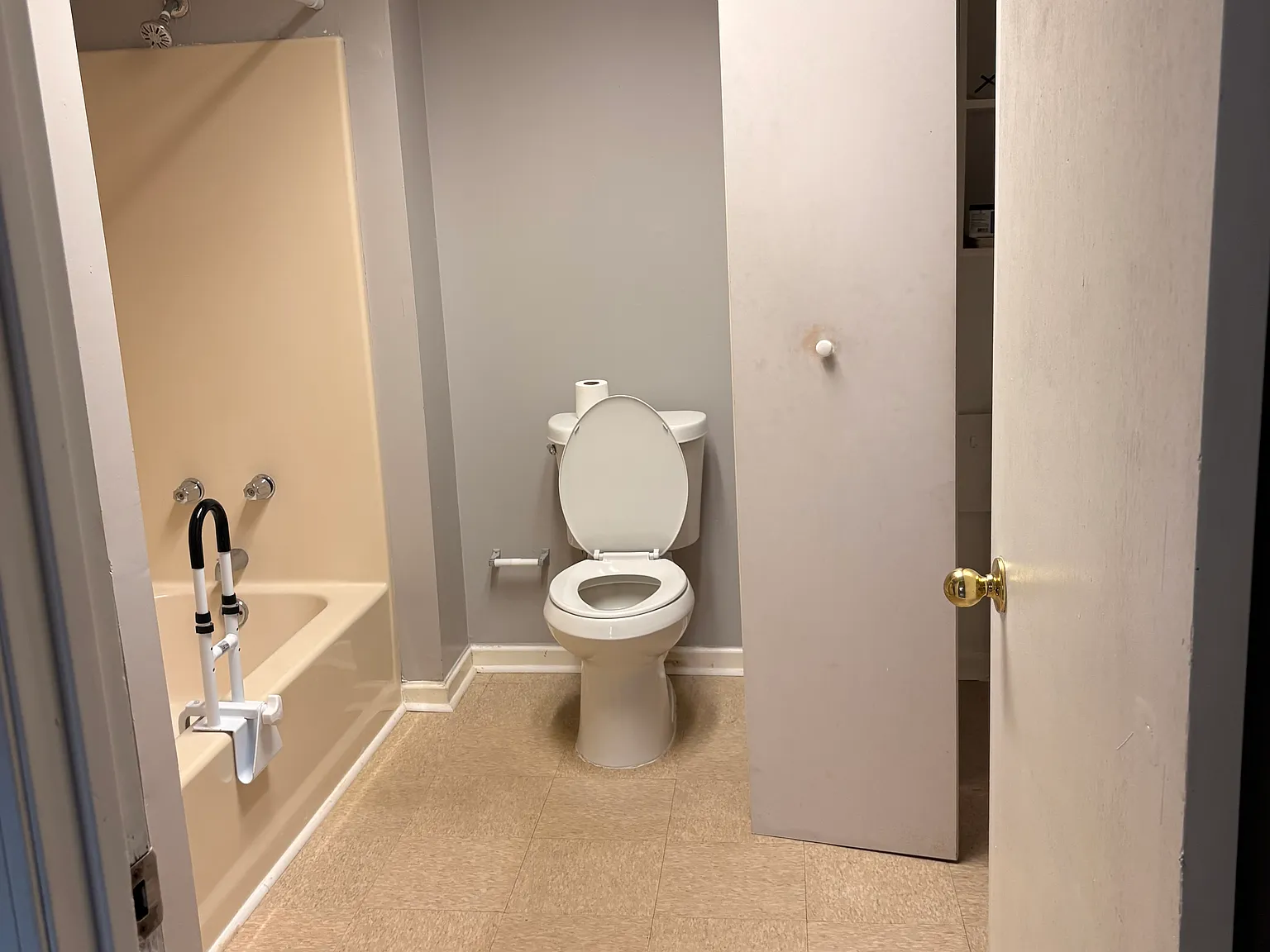 3 bed, $1,800 — Photo 4