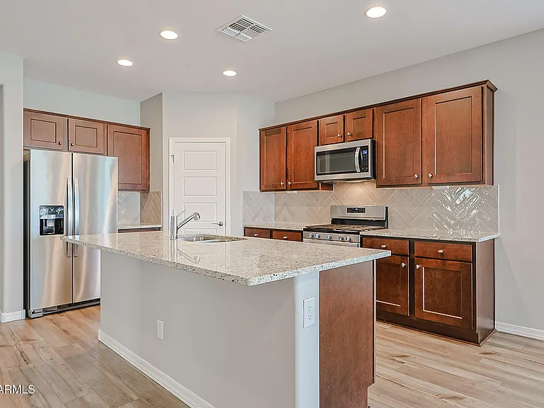 9018 W San Miguel Ave — Photo 3