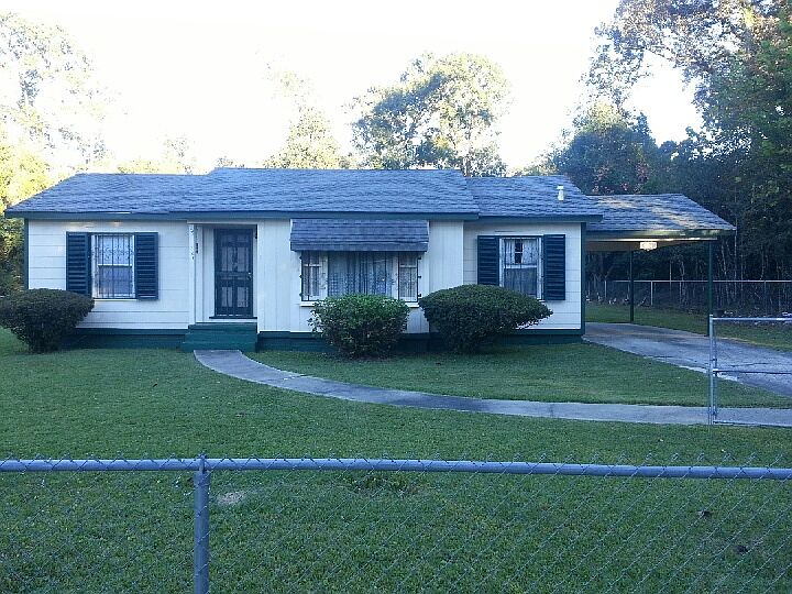 1st image of 736 Montgomery St