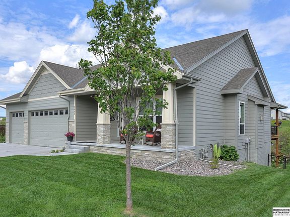 4th image of 2803 N 189th St