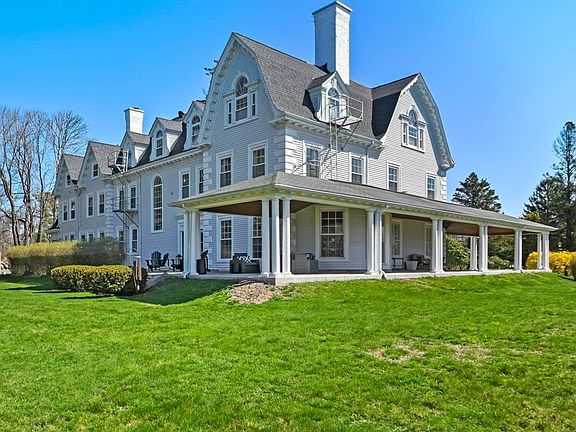 2nd image of 824 Tucker Rd