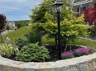 27 Governor Prence Way, Holliston, MA 01746