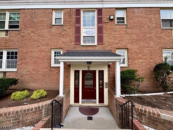 2nd image of 605 Grove St #E10