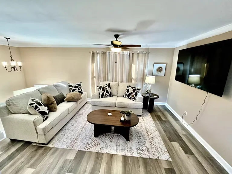 9695 Whippoorwill Ln — Photo 2