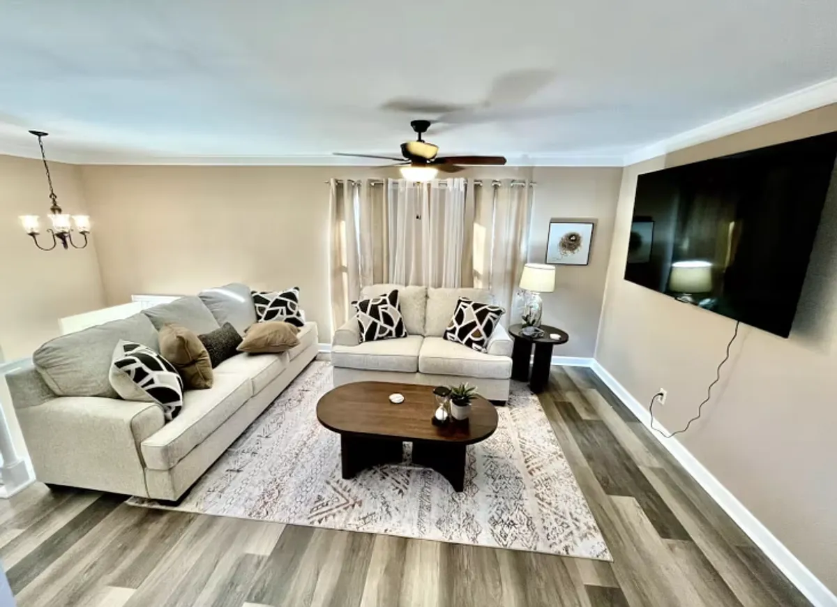 Building Photo - 9695 Whippoorwill Ln
