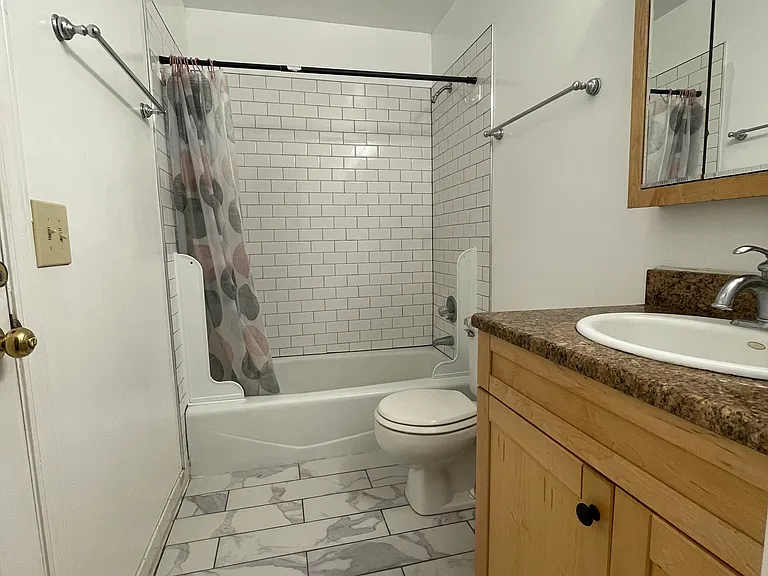 615 A Morehead Ave #2 — Photo 5