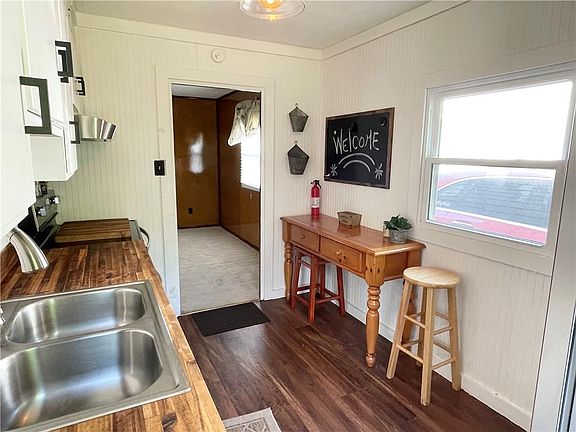3rd image of 3621 Elmwood Ave