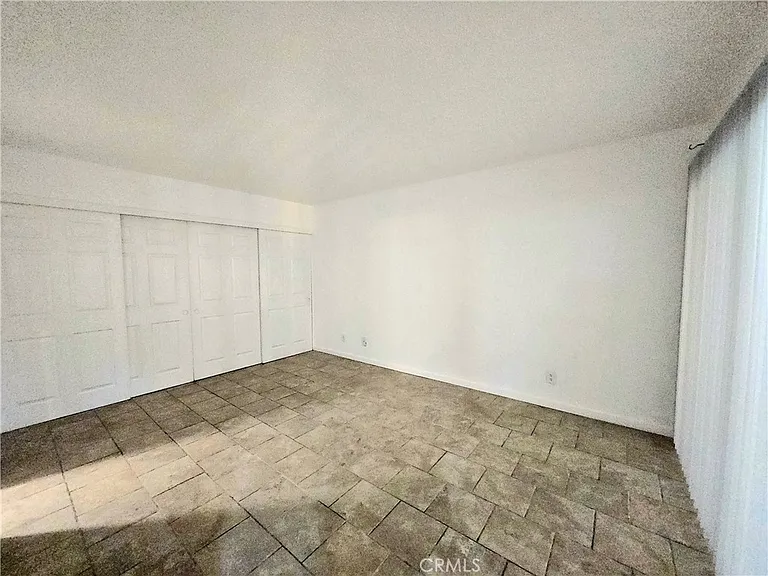 853 Douglas Ct — Photo 13