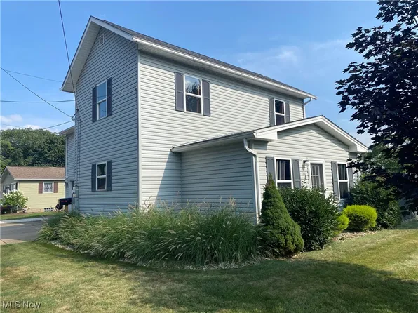 231 4th St SE, New Philadelphia, OH 44663