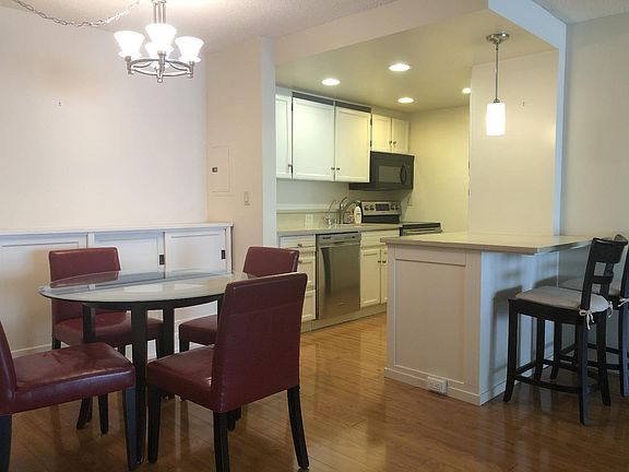 2nd image of 101 Alma St APT 304