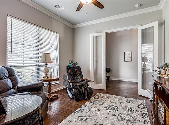 5th image of 115 Noble Oak Ct
