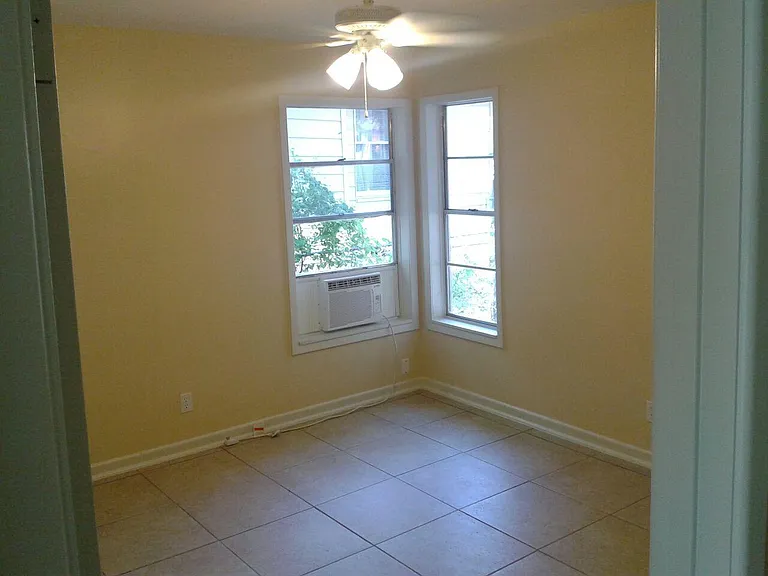 354 E Craig Pl — Photo 5