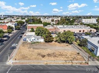 128 E 8th St, Hanford, CA