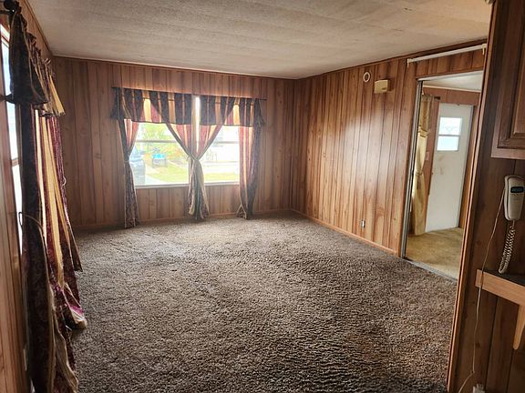 5th image of 8 Beechwood Ln