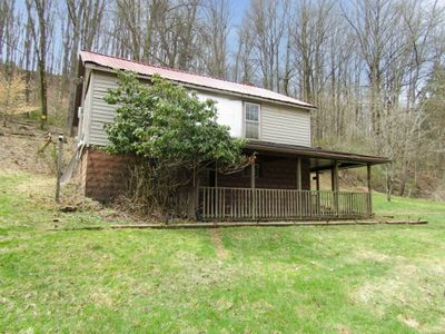 305 Queenstown Rd, Karns City, PA, 16041