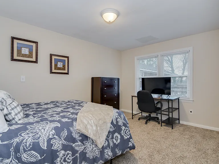 2415 Apricot Ln — Photo 9