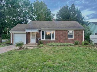 1158 N Crestway St, Wichita, KS 67208