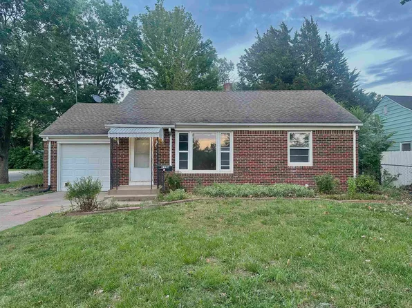1158 N Crestway St, Wichita, KS 67208