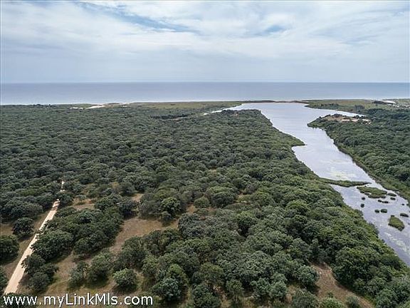 South Shore Martha's Vineyard acreage