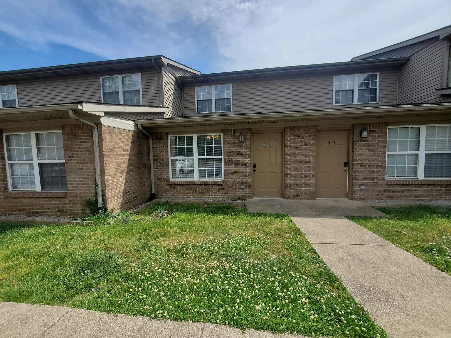 3 bed, 1250 sqft, $1,750 — Photo 1