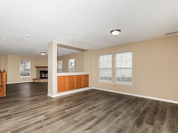 4th image of 15213 Beam St