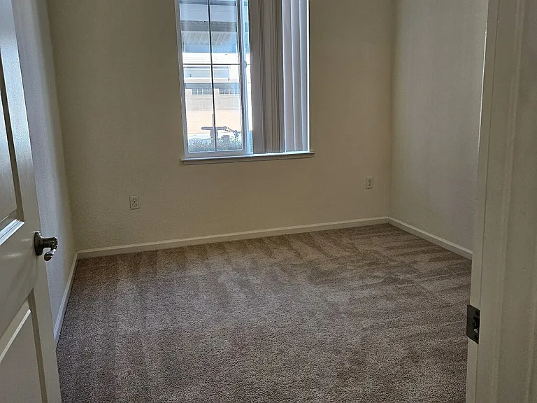 Diamond Creek Apartment — Photo 29