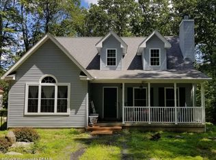 2148 Meadow Lark Cir, Bushkill, PA 18324