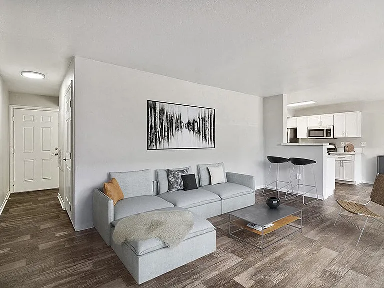 Loma Vista — Photo 1
