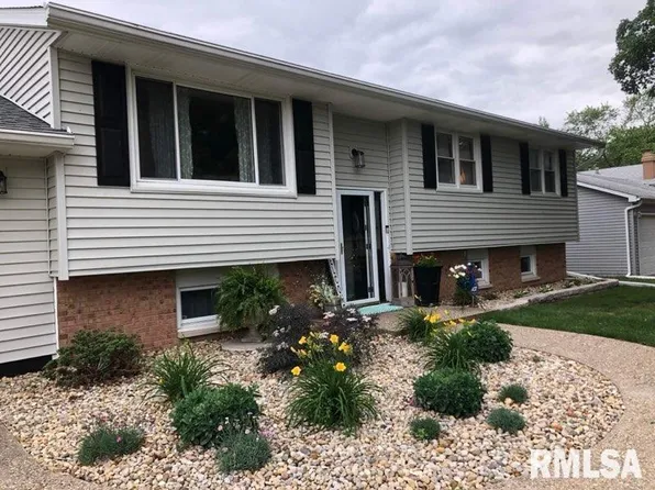 190 Stonegate Dr, Canton, IL 61520