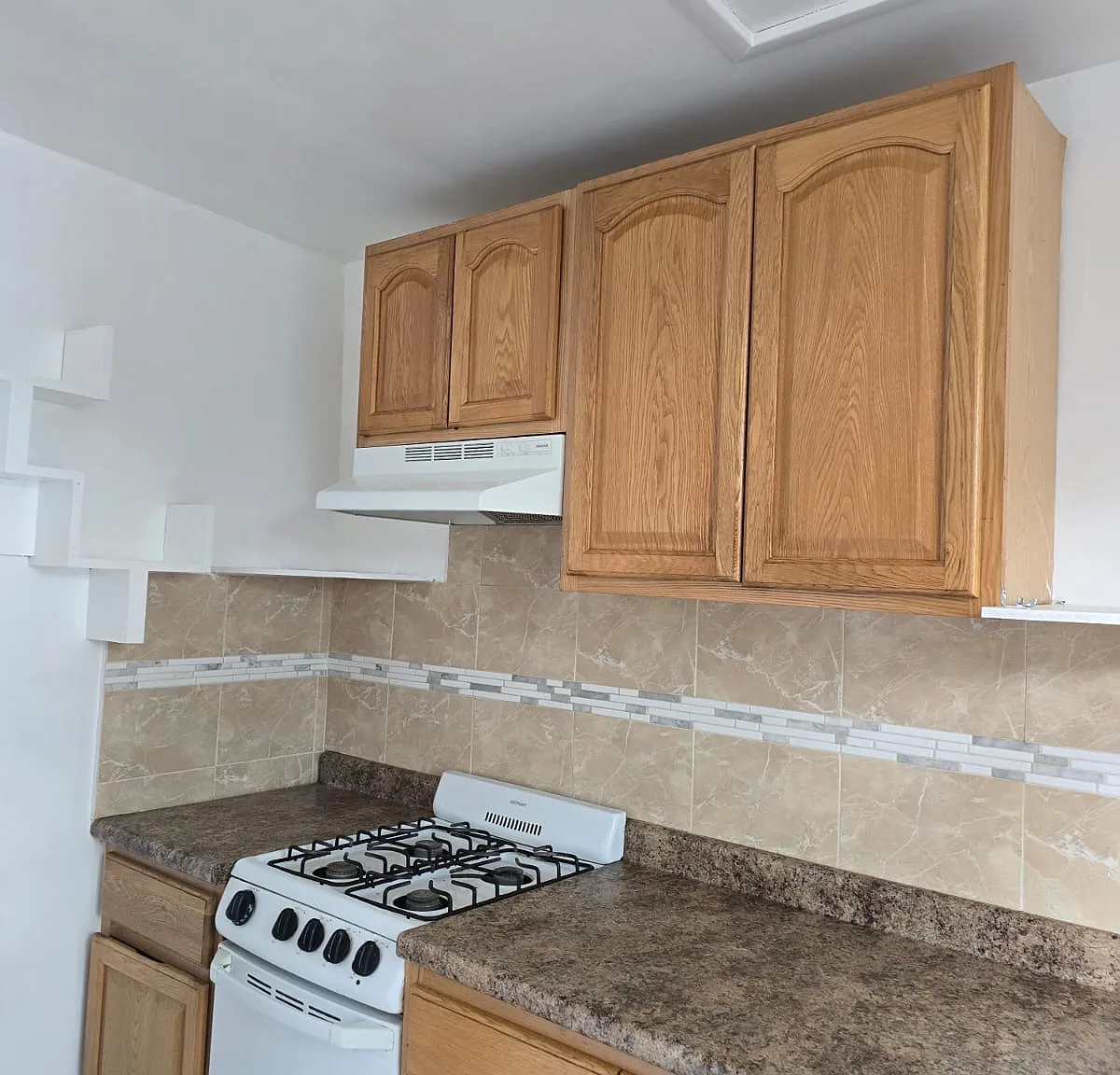 1181 Elizabeth Ave — Photo 3