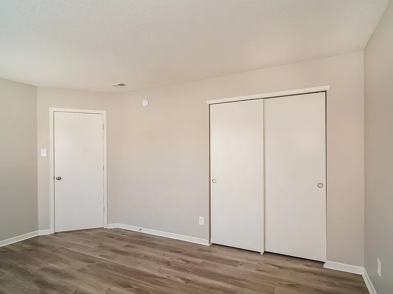 5739 N Jefferson Dr — Photo 13